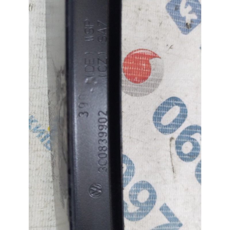 Накладка двери боковая (кузов и элементы) Volkswagen Passat B6 2008 2.0 BKP 3c0839902