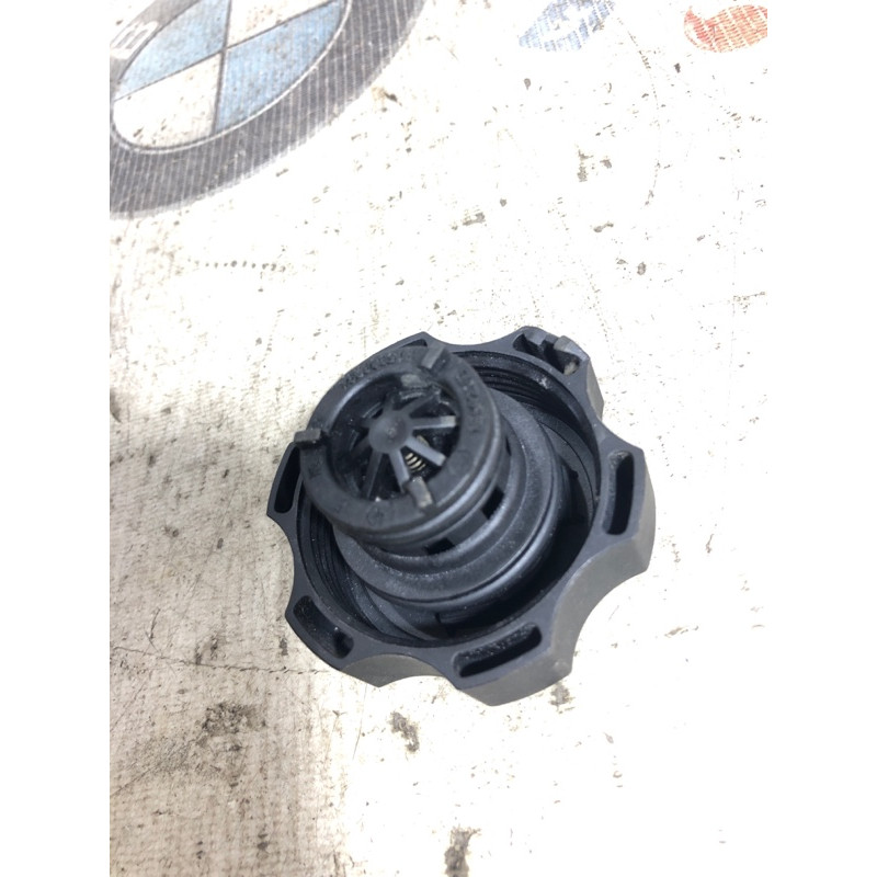 Крышка расширительного бачка (система охлаждения) chevrolet Malibu 9 13502353