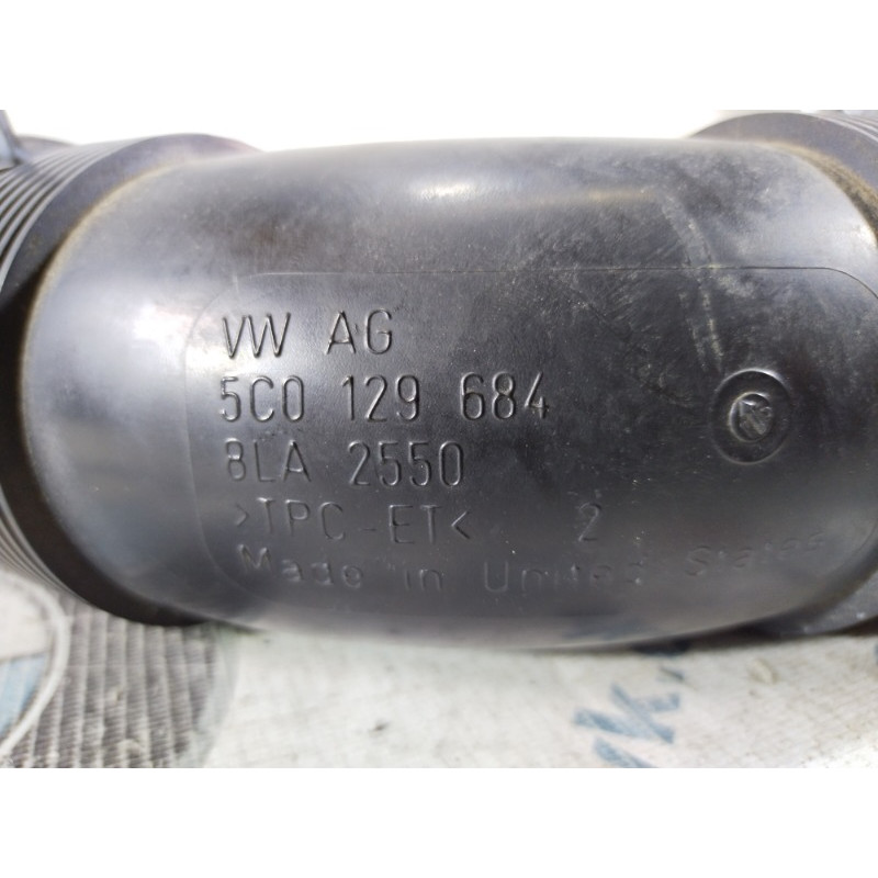 Патрубок воздушного фильтра (впускная система) Volkswagen Passat B8 2016 1.8 5c0129684
