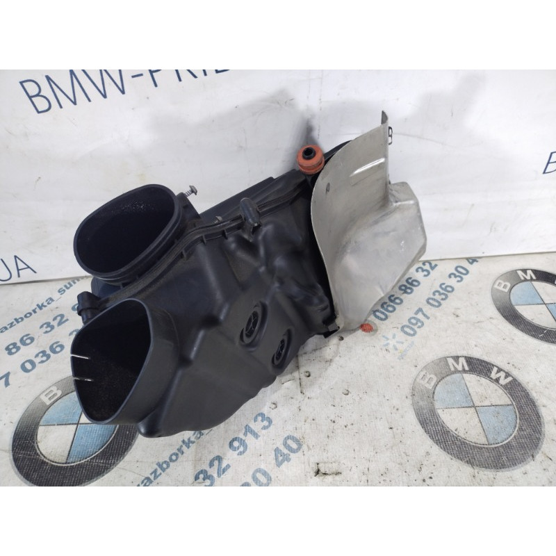 Корпус воздушного фильтра (впускная система) BMW 5-series F10 2011 N63B44 13717577466