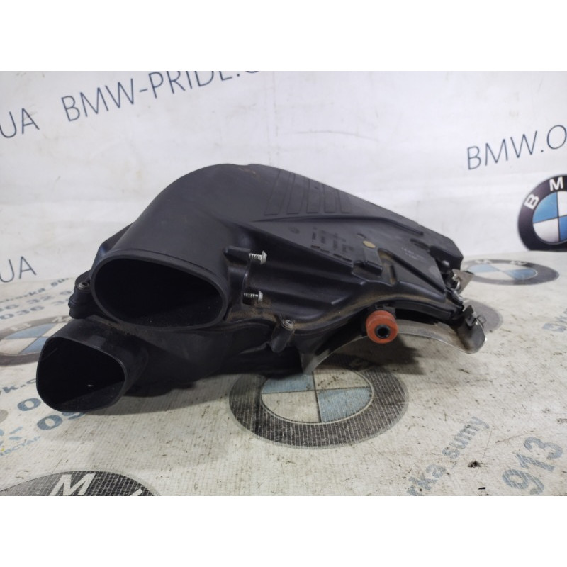Корпус воздушного фильтра (впускная система) BMW 5-series F10 2011 N63B44 13717577466