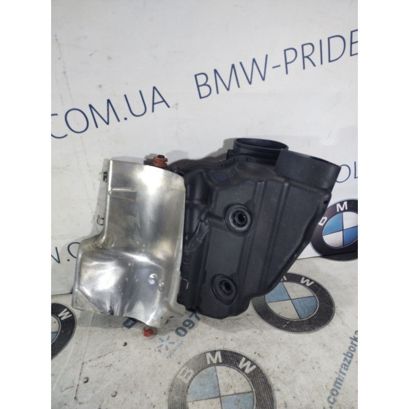 Корпус воздушного фильтра (впускная система) BMW 5-series F10 2011 N63B44 13717577467
