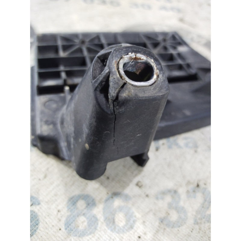 Крепление аккумулятора (кузов и элементы) FORD Fusion MK5 2014 2.5 dg9310663