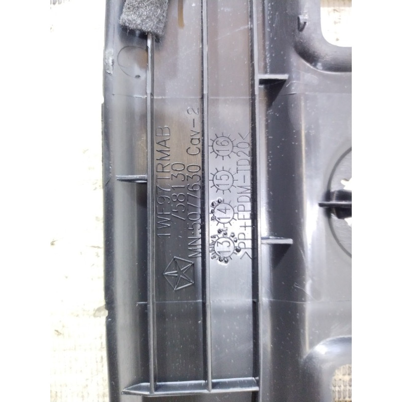 Накладка передней панели (кузов и элементы) Jeep Cherokee KL 2014 2.4 1wf97trmab