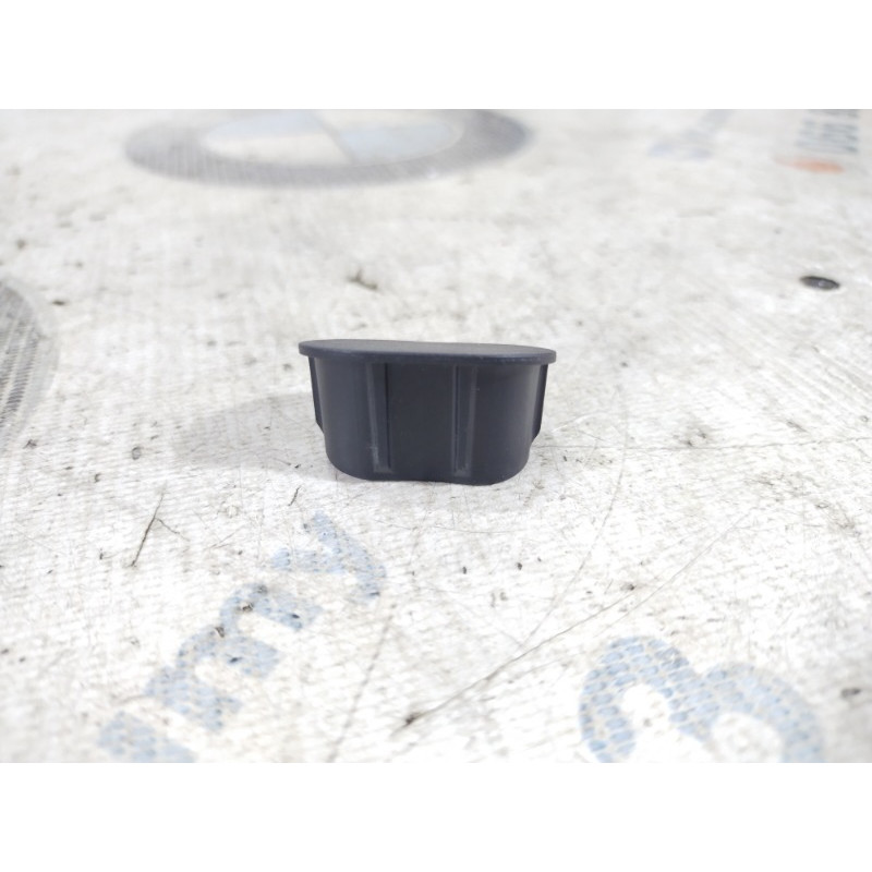 Заглушка (салон) Volkswagen Passat B8 2016 1.8 1k0721989