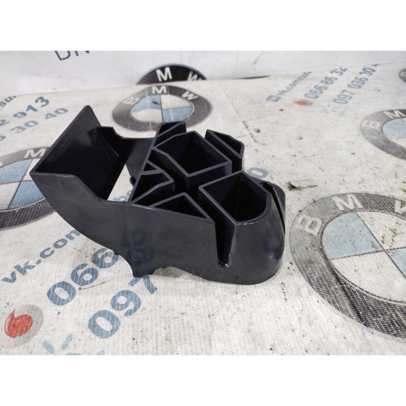 Кронштейн торпедо (салон) Volkswagen Passat B8 2016 1.8 561857889