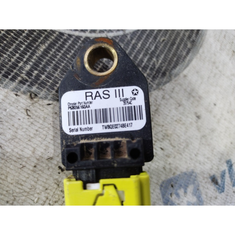 Датчик удара (электрика / датчики) Jeep Compass MK49 2014 2.4 68056160aa