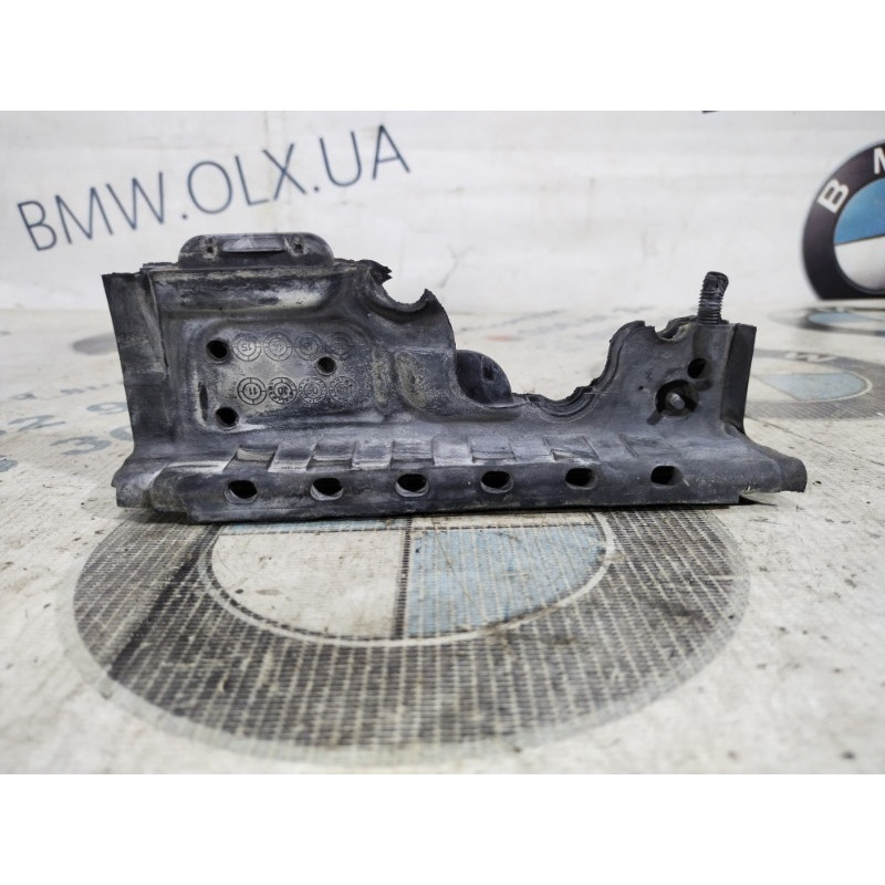 Уплотнитель (кузов и элементы) BMW 5-series F10 2011 N63B44 64539127396