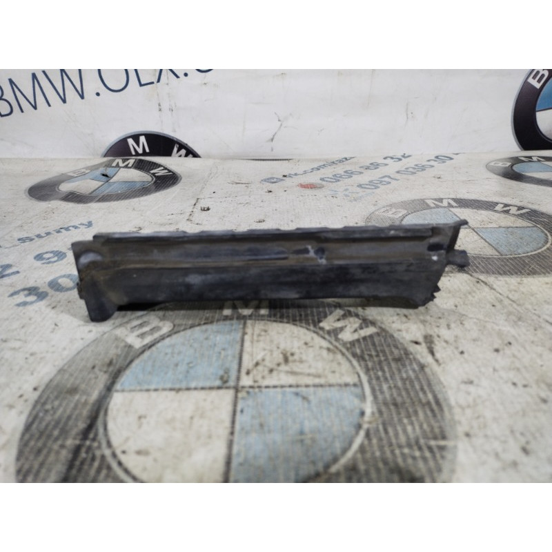 Уплотнитель (кузов и элементы) BMW 5-series F10 2011 N63B44 64539127396