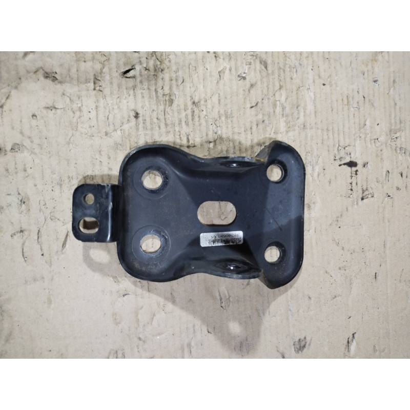 Кронштейн продольного рычага (подвеска) Jeep Compass MP 2018 2.4 68246682aa