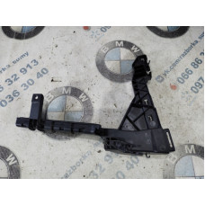 Направляющая стекла двери