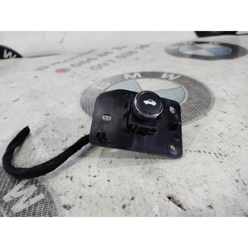 Кнопка открывания крышки багажника (электрика / кнопки) Dodge Dart PF 2014 2.4 68141864aa