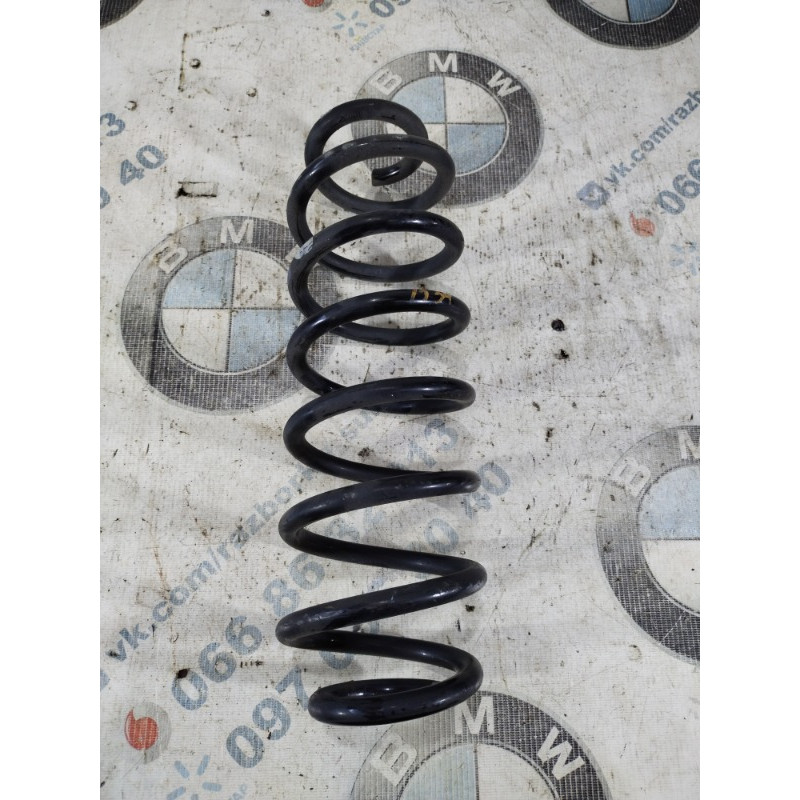 Пружина підвіски (підвіска) Volkswagen Passat B8 2016 1.8
