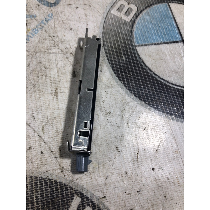 Усилитель антенны (электрика) Volkswagen Passat B8 2016 1.8 561035552