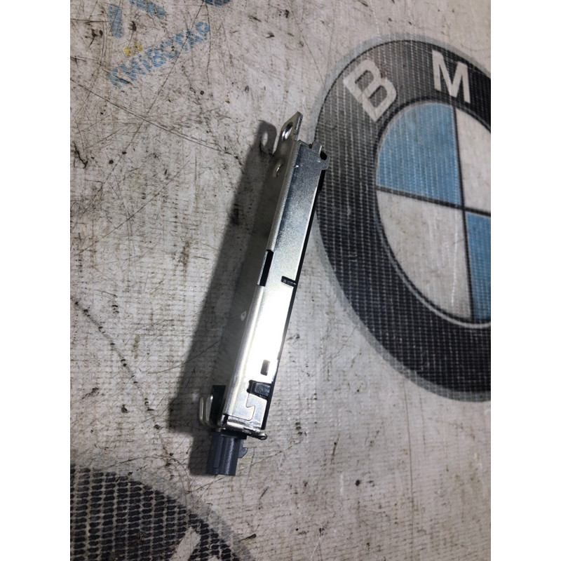 Усилитель антенны (электрика) Volkswagen Passat B8 2016 1.8 561035552