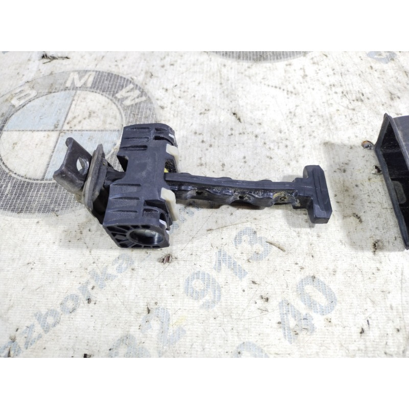 Ограничитель двери (кузов и элементы) Volkswagen Jetta MK6 2011 2.5 5n0837267