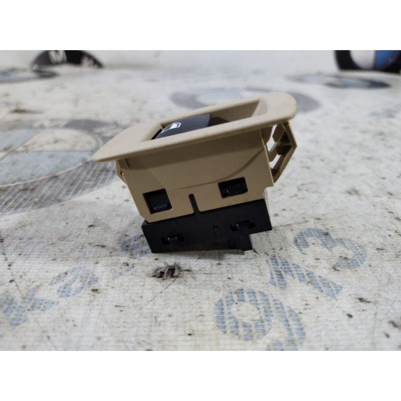 Кнопка склопідйомника (електрика / кнопки) BMW 3-series F30 2013 N20B20 61319241648