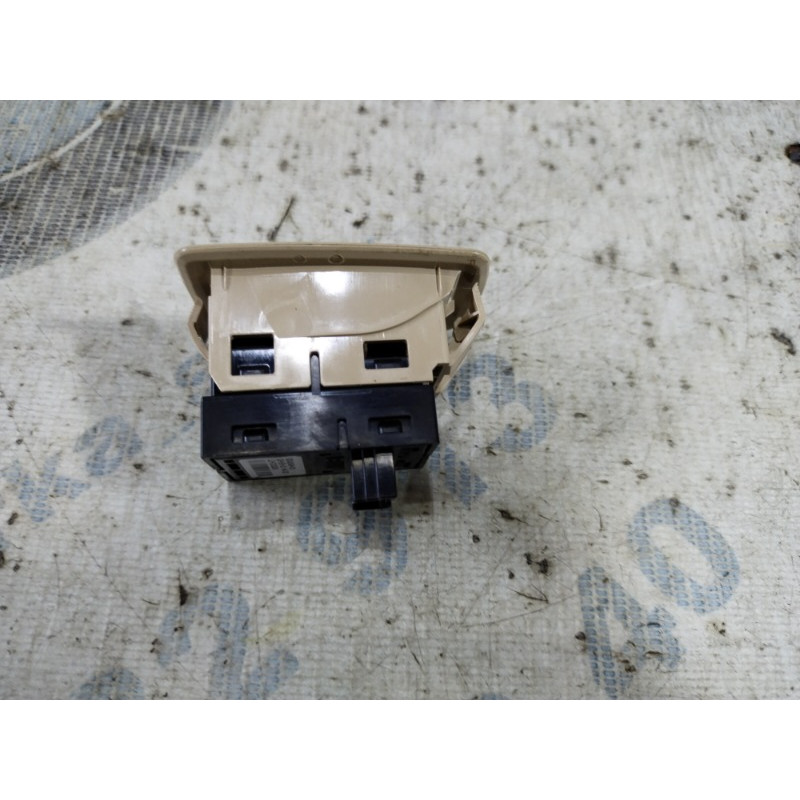 Кнопка склопідйомника (електрика / кнопки) BMW 3-series F30 2013 N20B20 61319241648