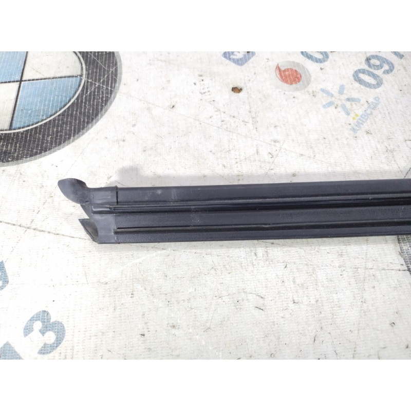 Молдинг стекла внутренний (наружные элементы кузова) Volkswagen Jetta MK6 2011 2.5 5c6837479