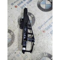 Направляющая стекла двери