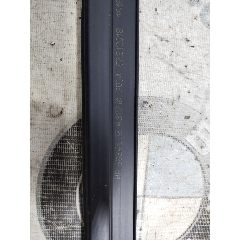 Молдинг стекла внутренний (наружные элементы кузова) Jeep Compass MP 2018 2.4 68242112AA