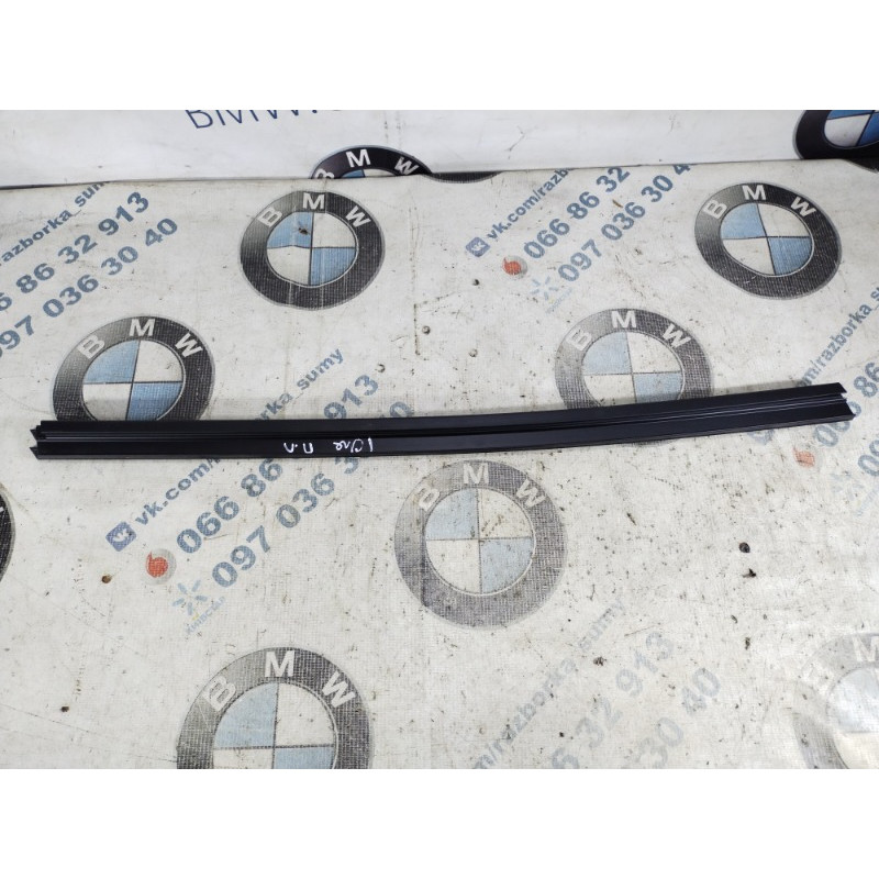 Молдинг стекла внутренний (наружные элементы кузова) Jeep Cherokee KL 2014 2.4 68103085AB