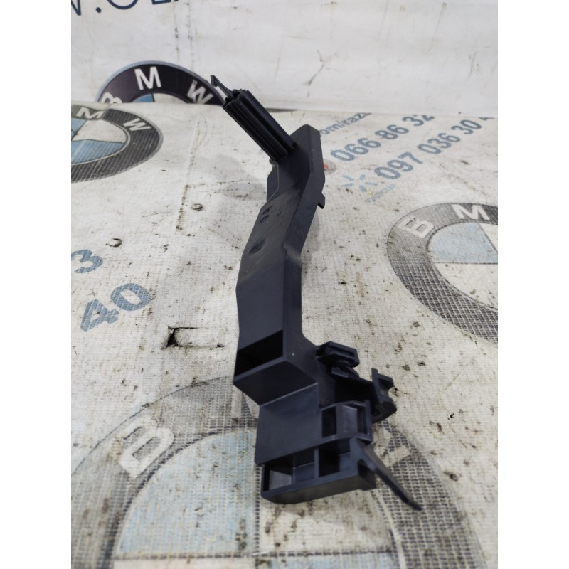 Крепление замка двери (кузов и элементы) Jeep Cherokee KL 2014 2.4 68227409AA