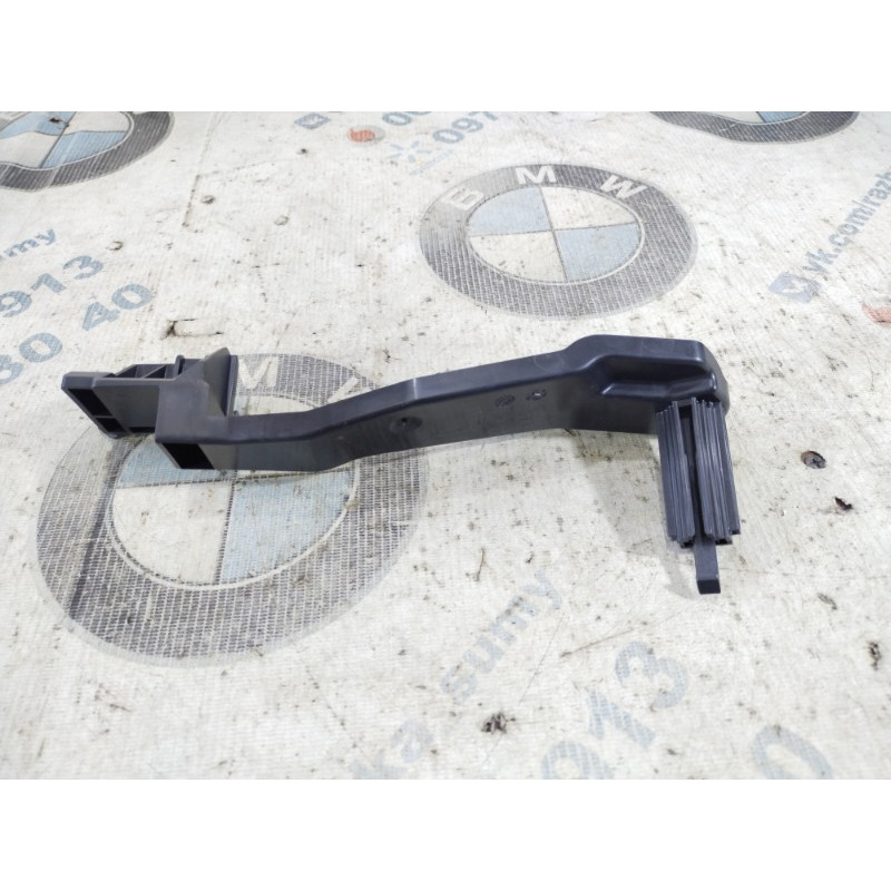 Крепление замка двери (кузов и элементы) Jeep Cherokee KL 2014 2.4 68227409AA