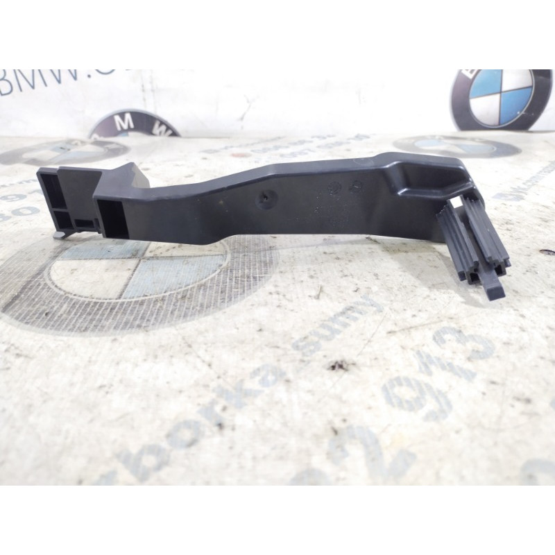 Крепление замка двери (кузов и элементы) Jeep Cherokee KL 2014 2.4 68227409AA