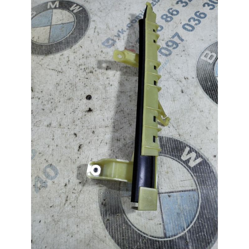 Направляющая стекла двери (кузов и элементы) Jeep Cherokee KL 2014 2.4 68227427AA