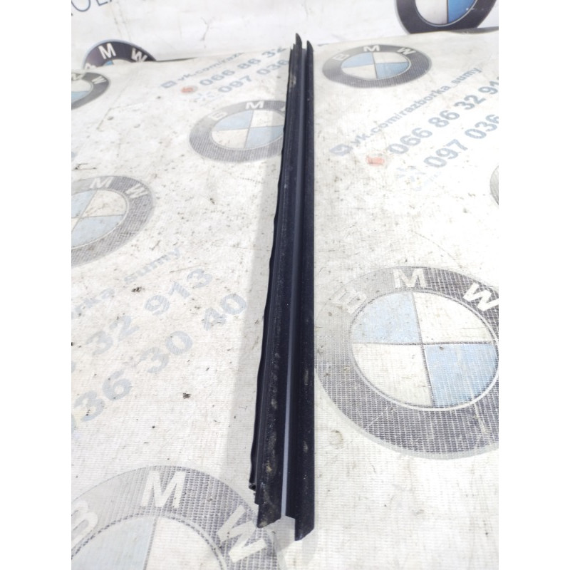 Молдинг стекла внутренний (наружные элементы кузова) Jeep Cherokee KL 2014 2.4 68103097AB