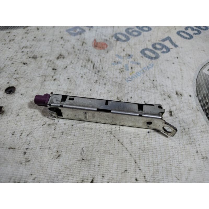 Усилитель антенны (электрика) Volkswagen Jetta MK6 2011 2.5 5c6035552d