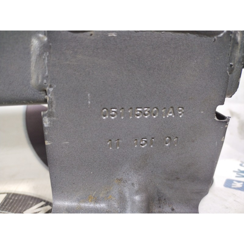 Кронштейн заднего сиденья (салон) Jeep Patriot MK74 2012 2.4 5115657AB