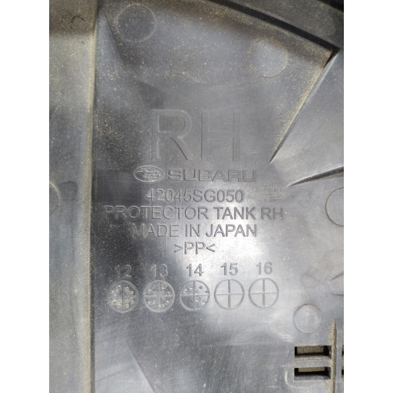 Захист паливного бака (кузов і елементи) Subaru Forester SJ 2015 2.5 42045sg050
