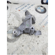 Кронштейн двигателя