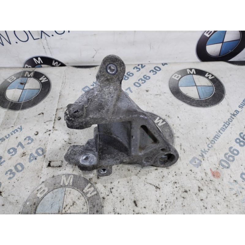 Кронштейн двигателя (кронштейны двигателя) Dodge Journey SXT 2014 3.6 05090606aa