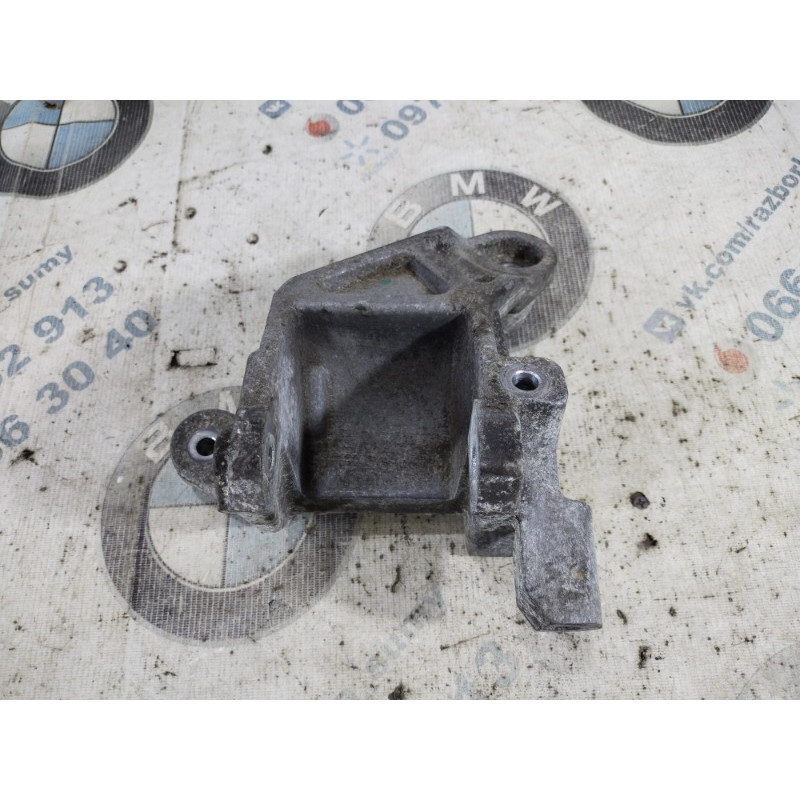 Кронштейн двигателя (кронштейны двигателя) Dodge Journey SXT 2014 3.6 05090606aa