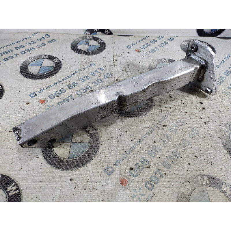 Кронштейн усилителя бампера (стекла и зеркала) Dodge Dart PF 2014 2.4 68082374aa