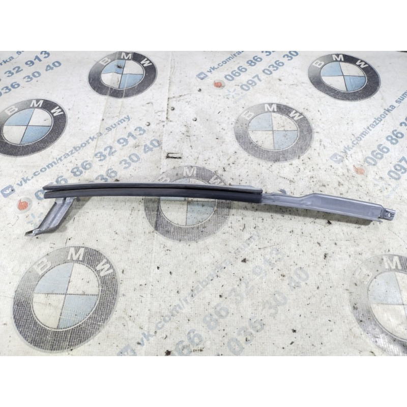 Направляющая стекла двери (кузов и элементы) Nissan Juke F15 2011 1.6 823861KA0A