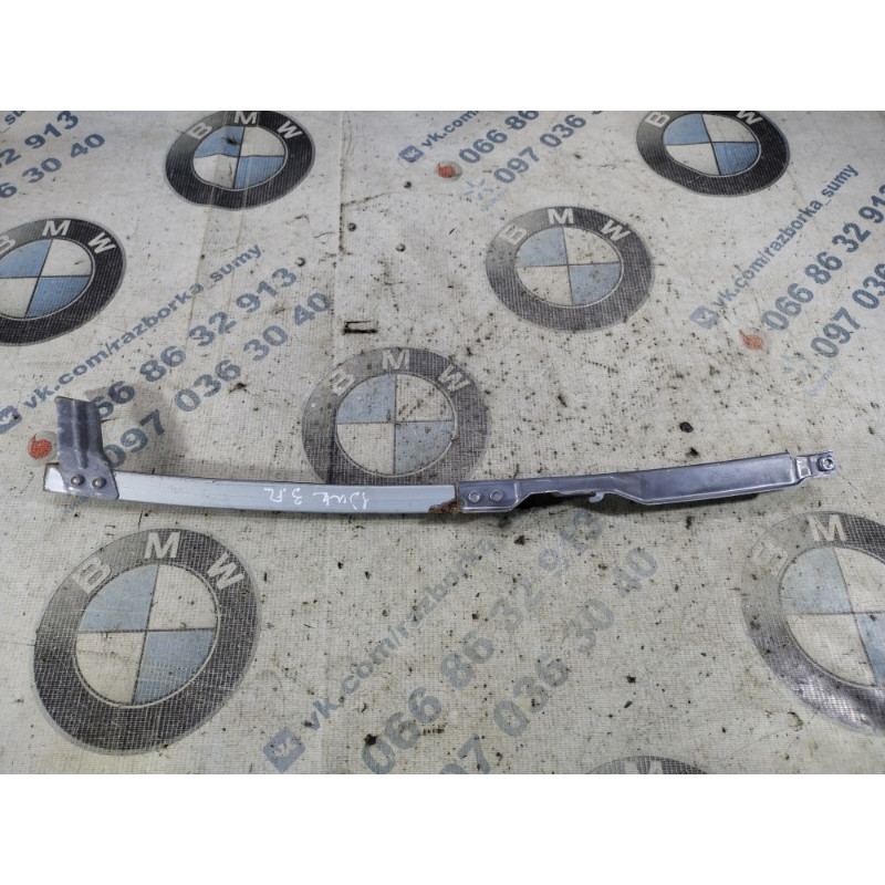 Направляющая стекла двери (кузов и элементы) Nissan Juke F15 2011 1.6 823861KA0A