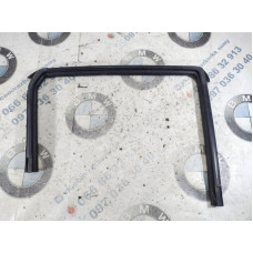 Уплотнитель проема двери