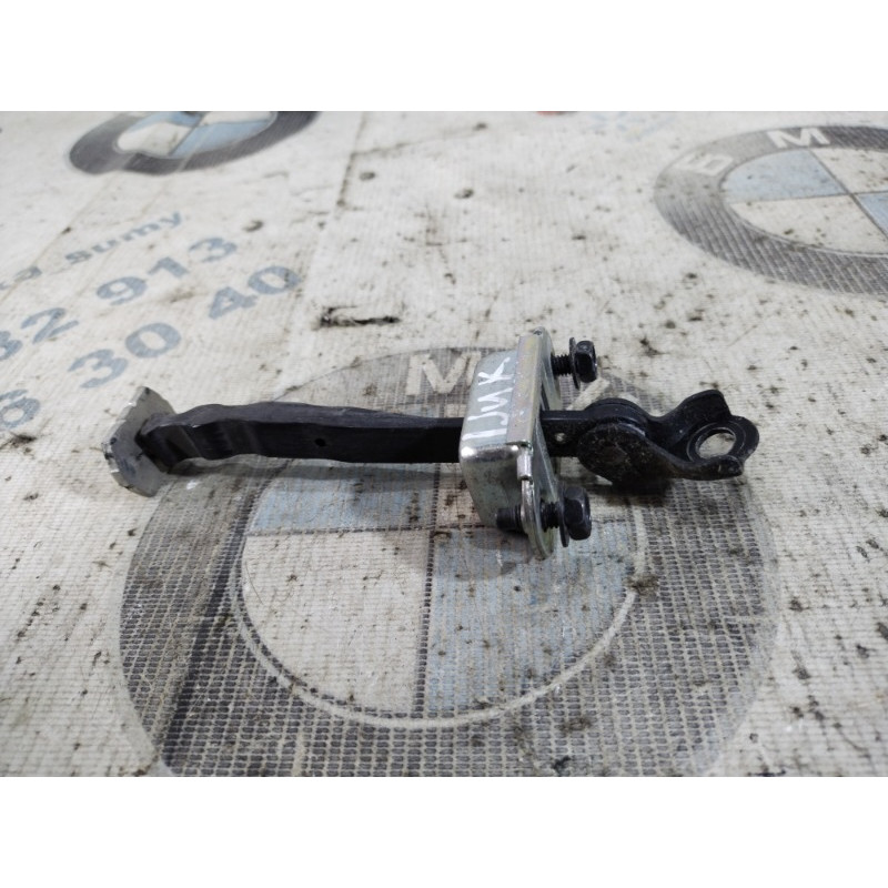 Ограничитель двери (кузов и элементы) Nissan Juke F15 2011 1.6 824301KA0A