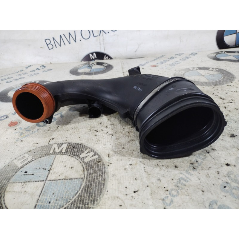 Патрубок воздушного фильтра (впускная система) BMW 5-series F10 2011 N63B44 13717577452