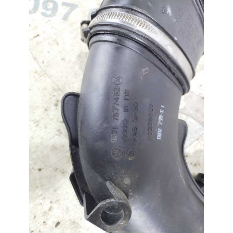 Патрубок воздушного фильтра (впускная система) BMW 5-series F10 2011 N63B44 13717577452