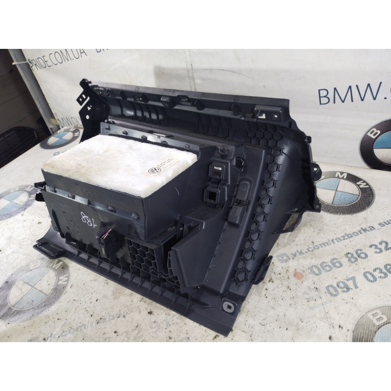 Бардачок (салон) Volkswagen Passat B8 2016 1.8 561857938