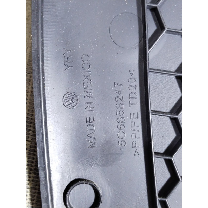 Накладка торпеды боковая (салон) Volkswagen Jetta MK6 2011 2.5 5c6858247