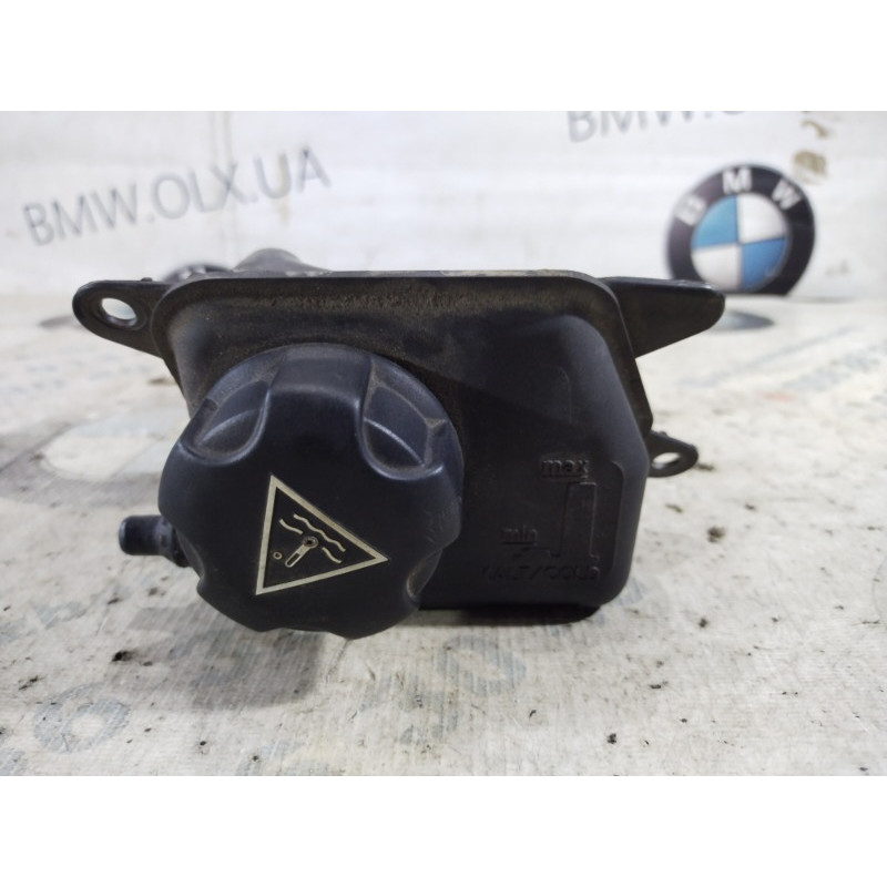 Бачок розширювальний (система охолодження) BMW 5-series F10 2011 N63B44 17137575578