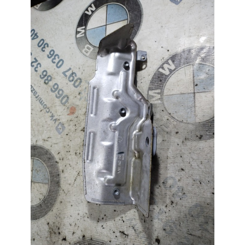 Защита коллектора (выпускная система) Volkswagen Passat B8 2016 1.8 06K145325A