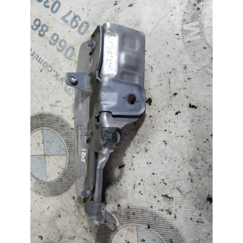 Защита коллектора (выпускная система) Volkswagen Passat B8 2016 1.8 06K145325A