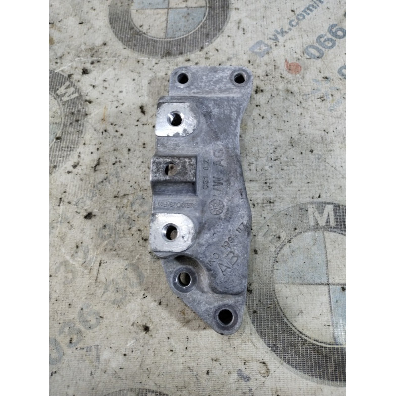 Кронштейн КПП (трансмиссия) Volkswagen Passat B8 2016 1.8 1k0199117